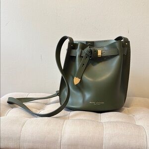 Olive Marc Jacobs Green Crossbody Bucket Bag with Adjustable Strap